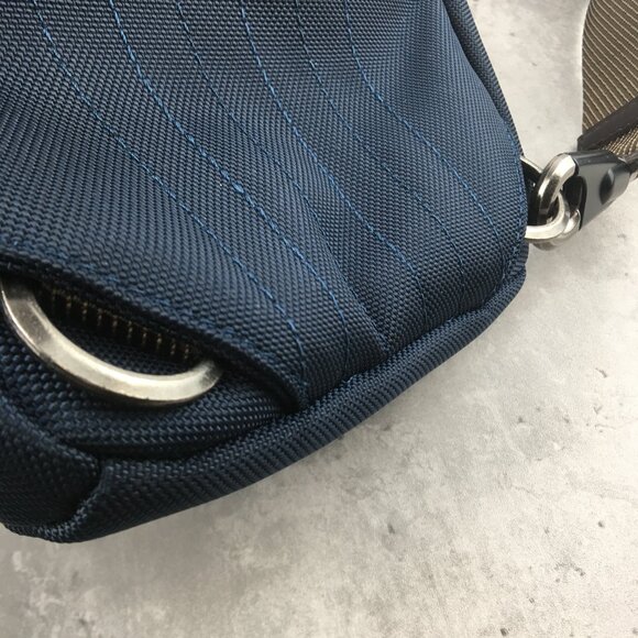 TUMI SLING BAG In blue - Picture 10 of 13
